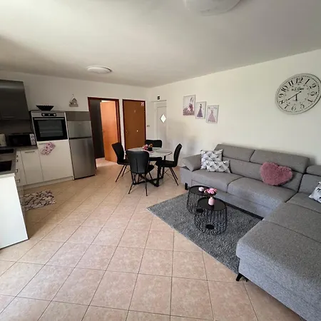 Διαμέρισμα Bruno *